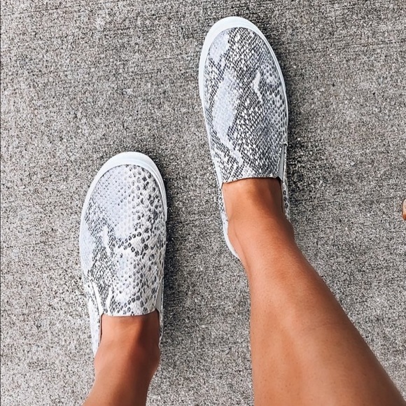 Lt Grey Snake skin Slip on sneaker - Picture 5 of 8
